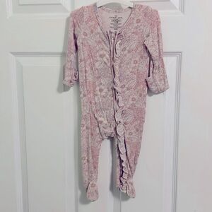 Caden Lane Bamboo Penelope’s Poppies Zipper Ruffle Footie Size 3-6 Months